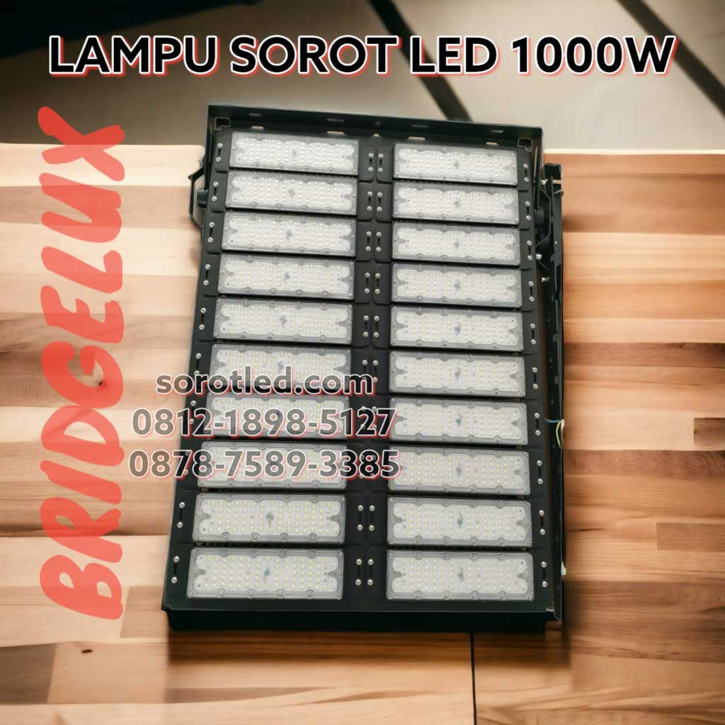 lampu sorot lapangan bola