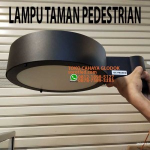 lampu taman pedestrian
